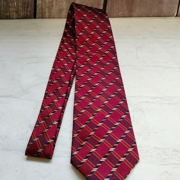 Jos. A. Bank Red Striped Geometric Men's Tie Necktie Imported Silk Textured..T - Picture 9 of 10